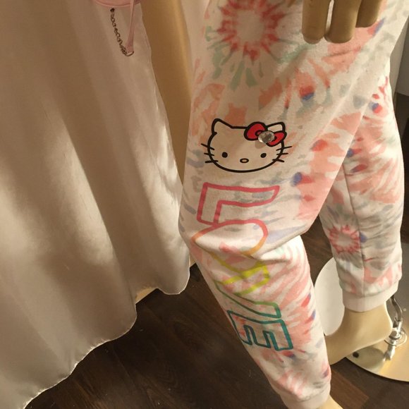 AMAZING adorbale tye dye tracksuit with hello kitty and crystal details! - Picture 9 of 12